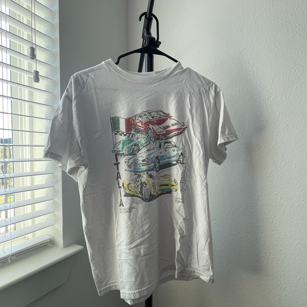 Cute graphic tee-brandy melville